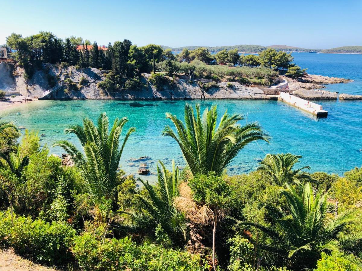 Shades Of Blue * Hvar Town