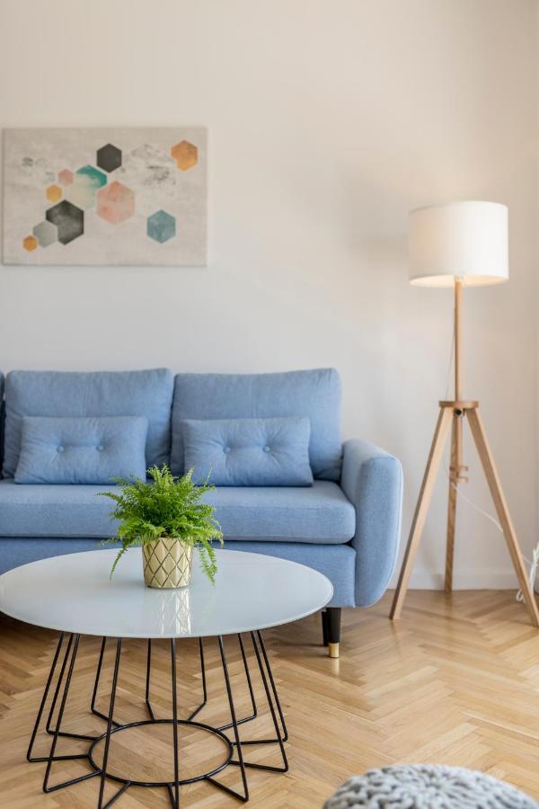 Shades Of Blue Apartman *