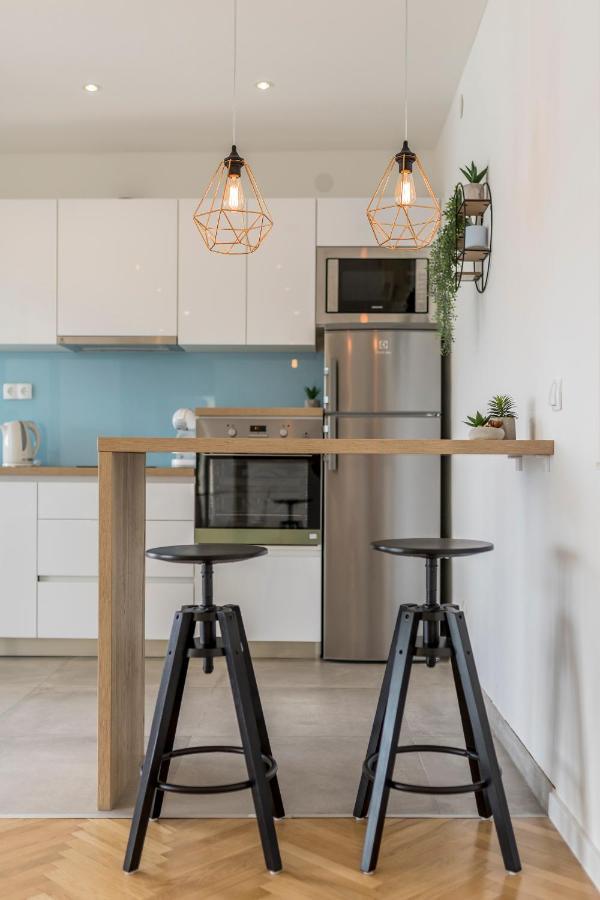 Shades Of Blue Apartman